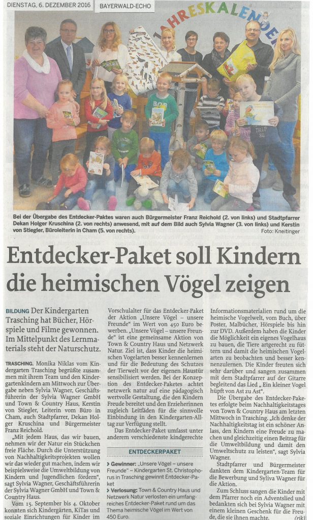 Entdecker-Paket an Kindergarten Trasching übergeben