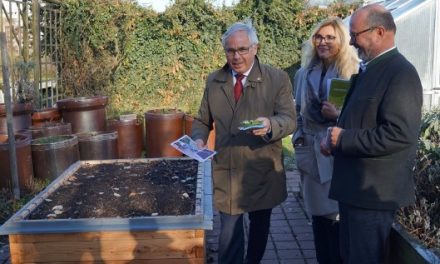 Pflanzenwelten in Regensburg übergeben